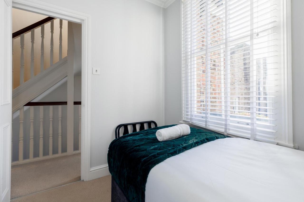 Beautiful 4 Bedroom House Near Paddington Station 런던 외부 사진