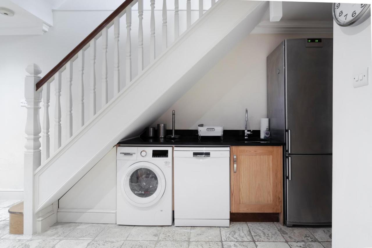Beautiful 4 Bedroom House Near Paddington Station 런던 외부 사진